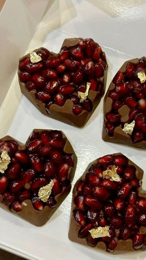 Pomegranate and Blueberry Heart shape (8 Piece)